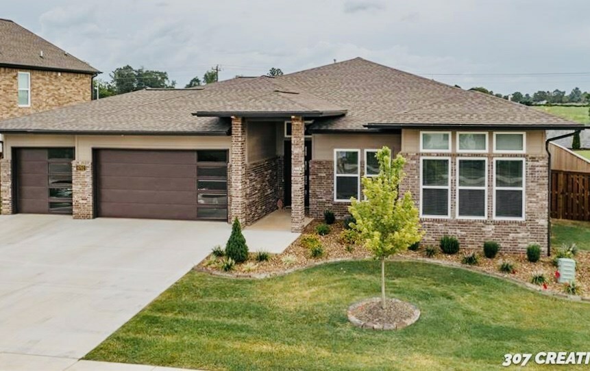Property Photo: 8702 W Flycatcher Place AR 72713
