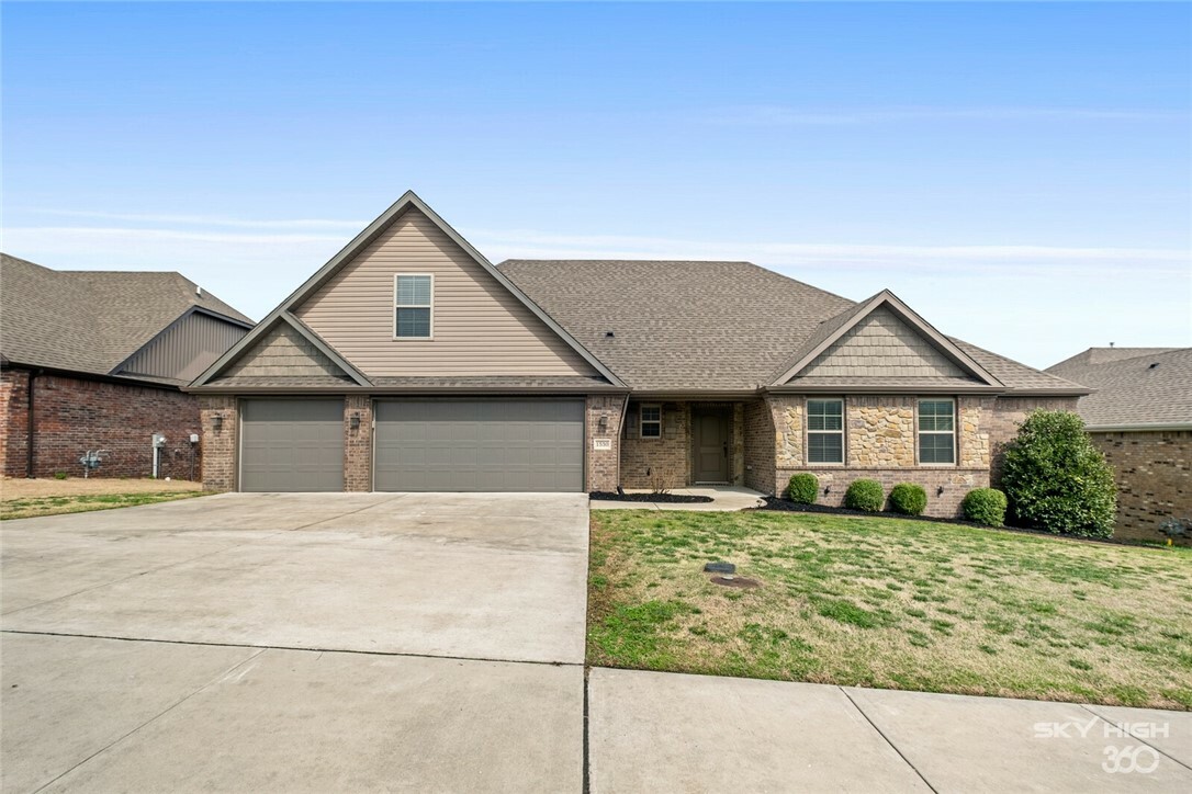 Property Photo:  1530 Abbey Lane  AR 72719 