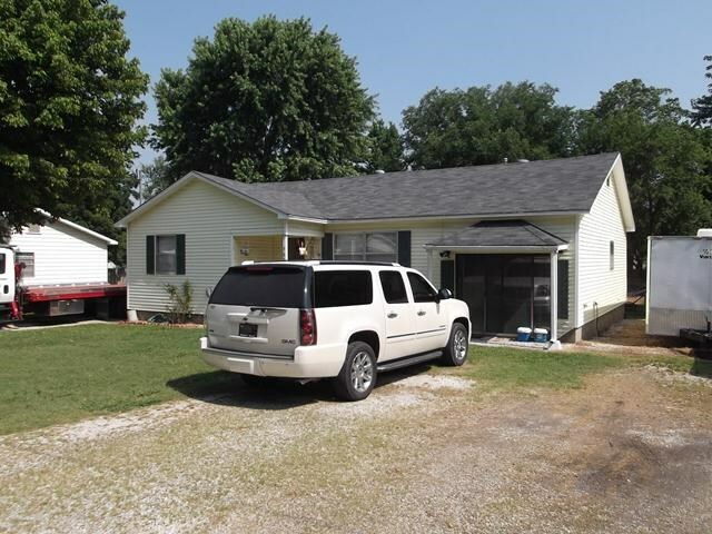 Property Photo:  905 4th Street  AR 72712 