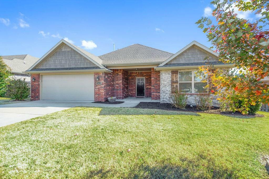 Property Photo:  2874 N Seneca Avenue  AR 72704 