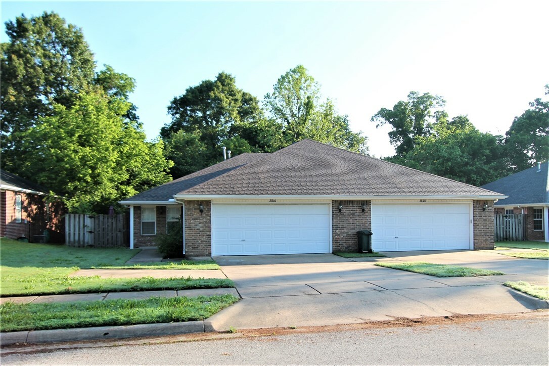 Property Photo:  2810 Wildwood Drive  AR 72704 