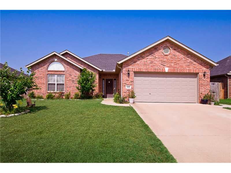 Property Photo: 1808 SW Sequoia Street AR 72712
