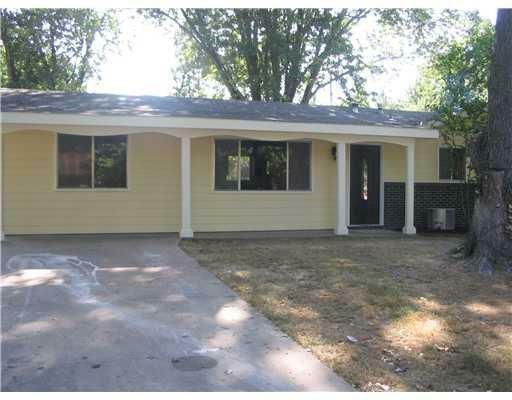 Property Photo:  809 N 14th Place  AR 72756 