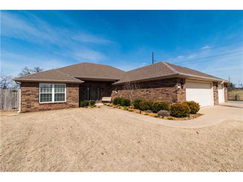 Property Photo: 302 Northcrest Avenue AR 72745