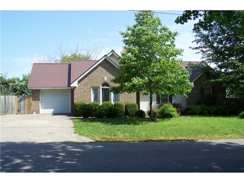 Property Photo: 319 Adams Street AR 72744