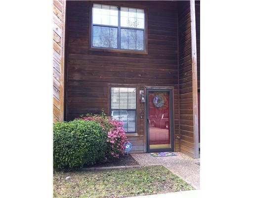 Property Photo: 1370 Oakland Avenue 6 AR 72703