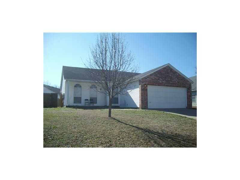Property Photo:  1502 Cresent Drive  AR 72712 