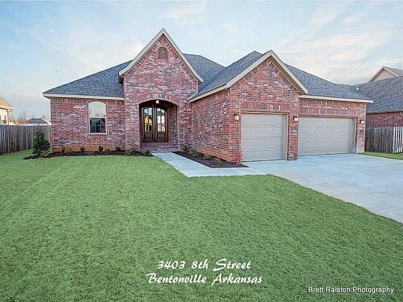 Property Photo:  3403 SW 8th Street  AR 72712 