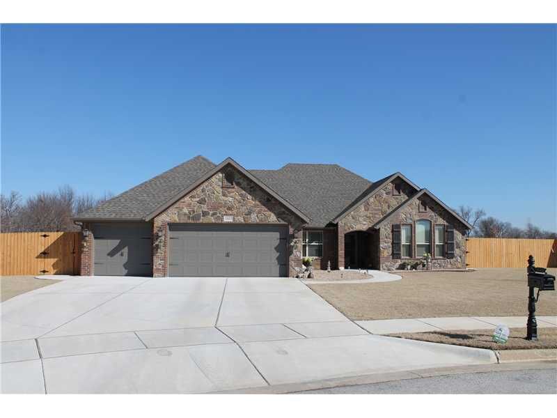 Property Photo:  1801 W Brooks Place  AR 72758 