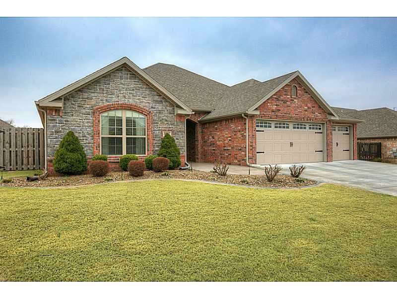 Property Photo:  3601 SW Windy Way Avenue  AR 72712 