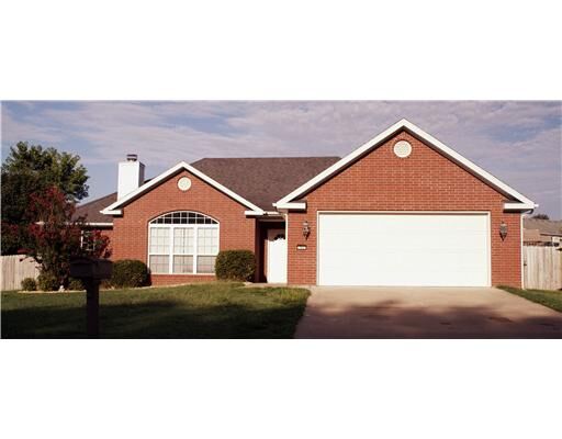 Property Photo:  702 Tunbridge Drive  AR 72712 