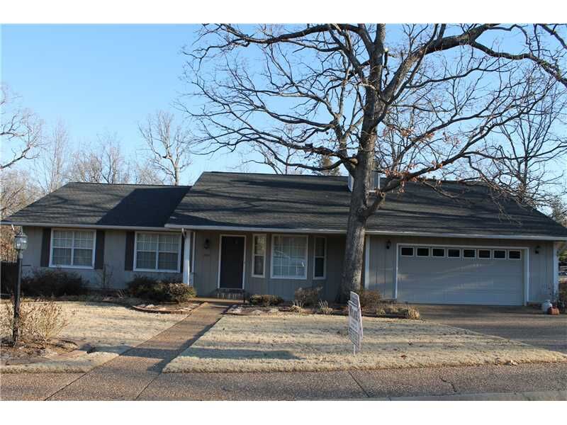 Property Photo: 2488 E Golden Oaks Drive AR 72703