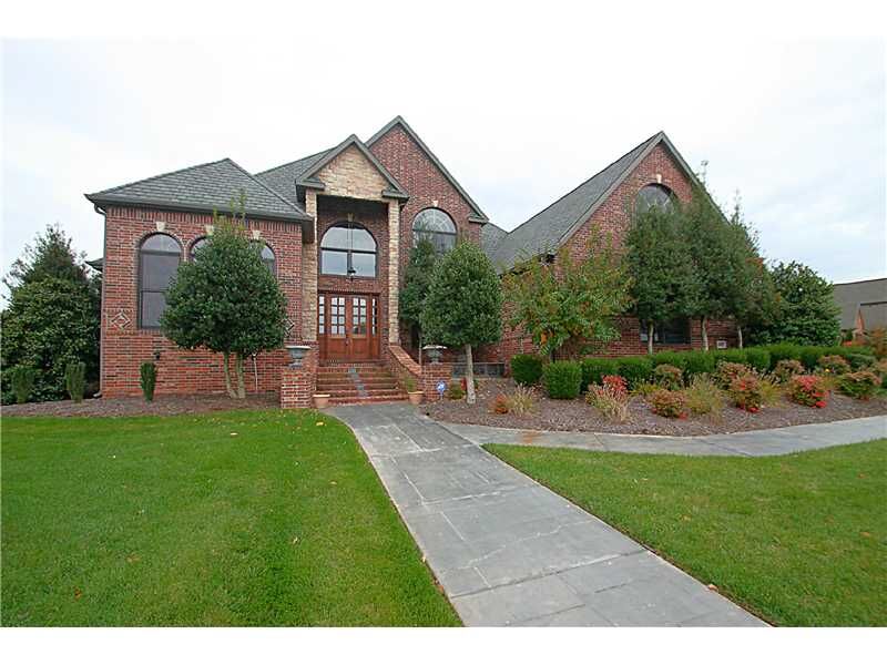 Property Photo: 2402 W Coyote Trail AR 72758