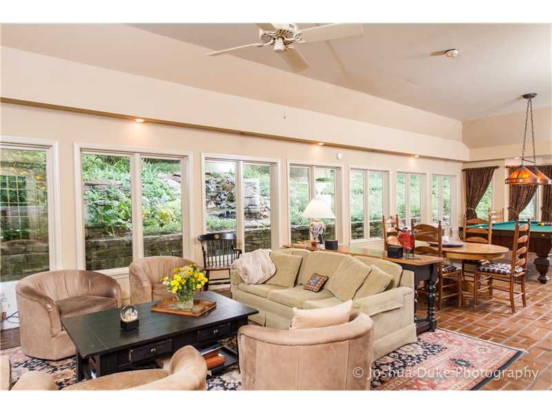 Property Photo:  342 N Olive  AR 72701 