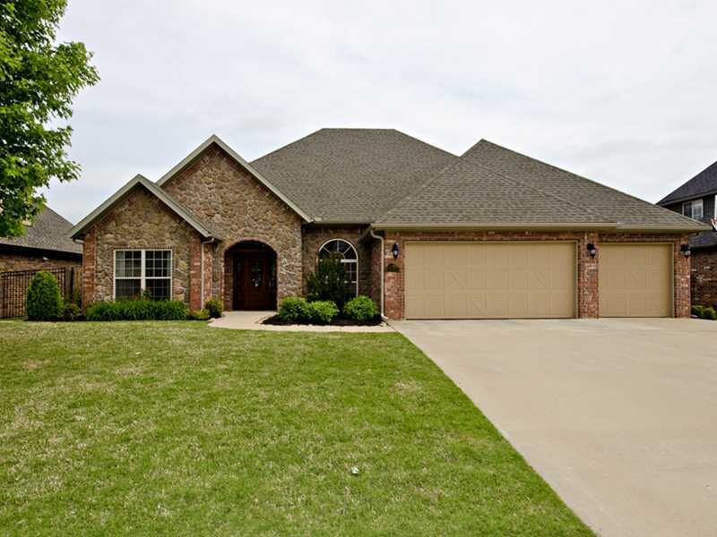 Property Photo: 3706 SW Plateau Boulevard AR 72712