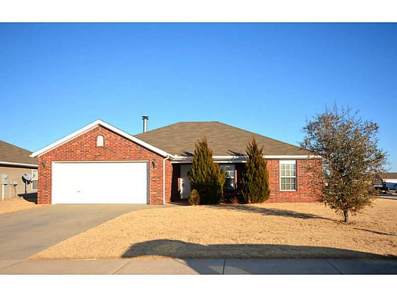 Property Photo:  909 SW Castlewood Avenue  AR 72712 