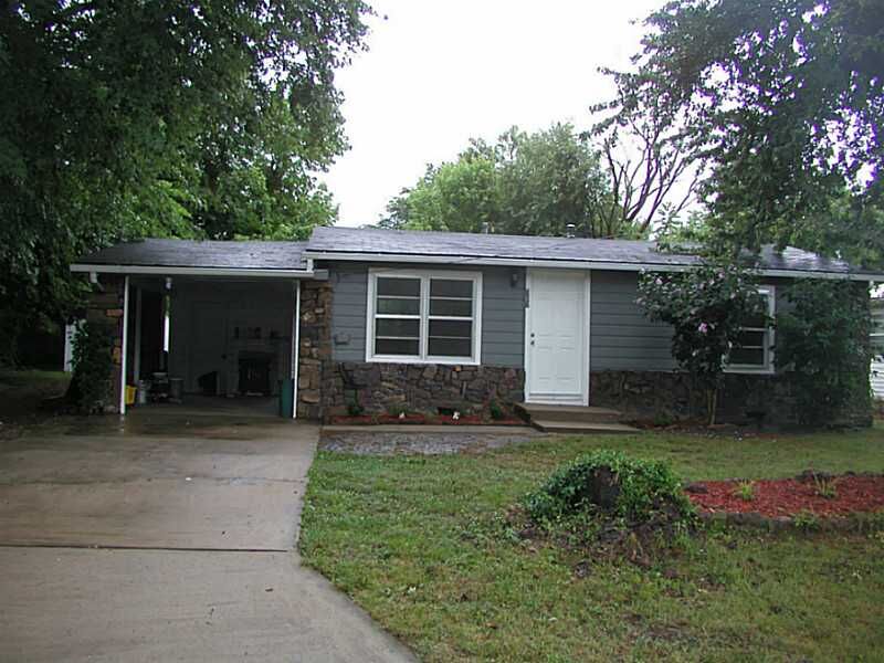 Property Photo:  307 E Cleveland Street  AR 72753 