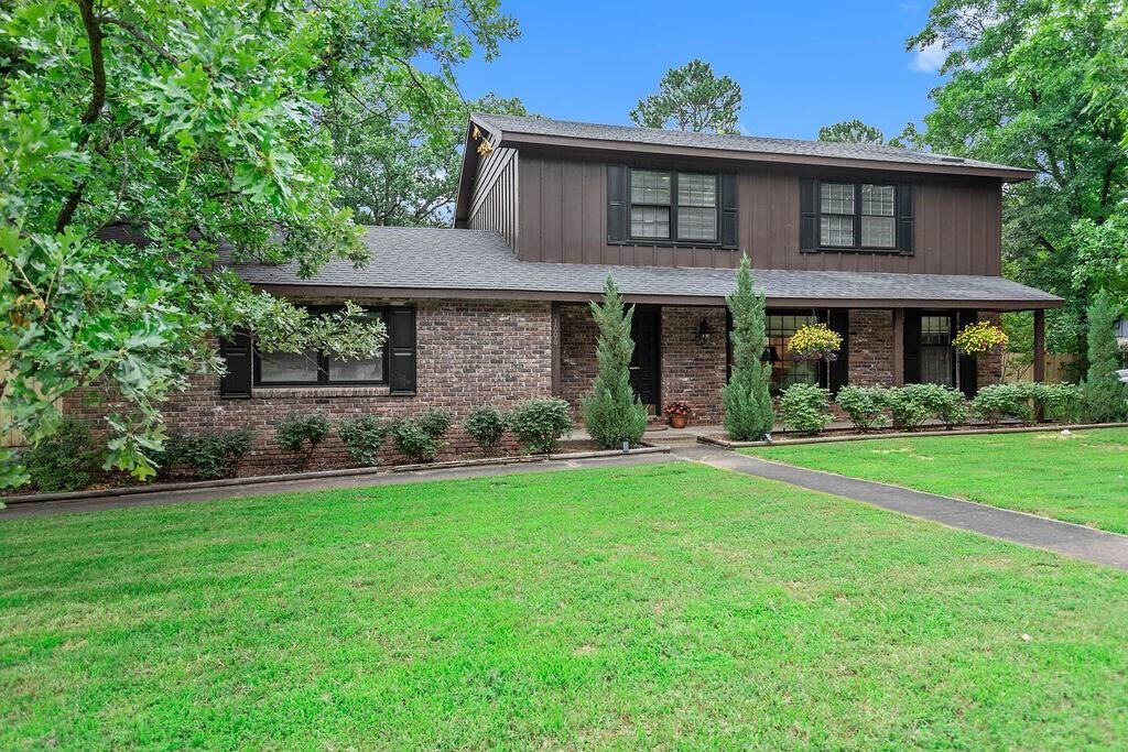 Property Photo: 1006 E Glenn Lane AR 72703