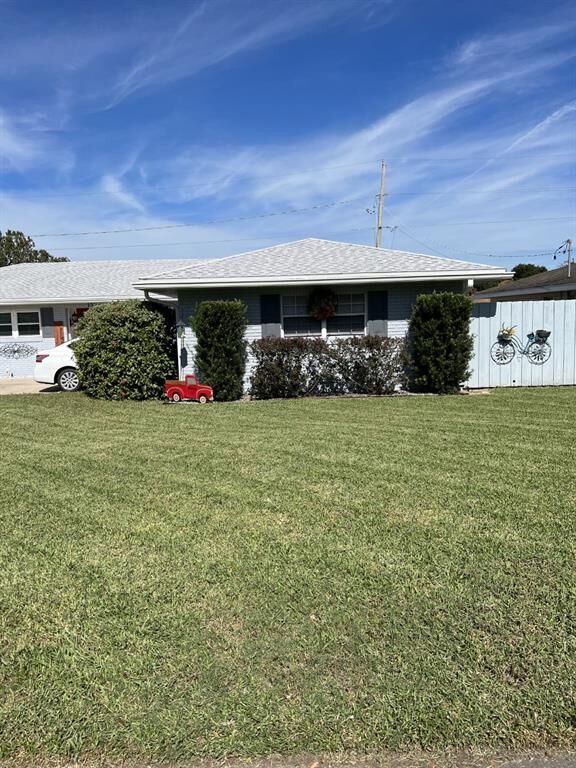 Property Photo:  170 Browning Circle  FL 33884 