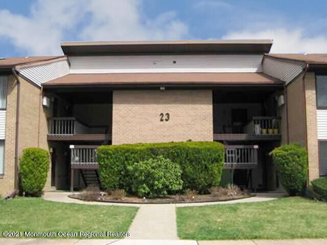 Property Photo:  23 Meadow Green Circle  NJ 07726 