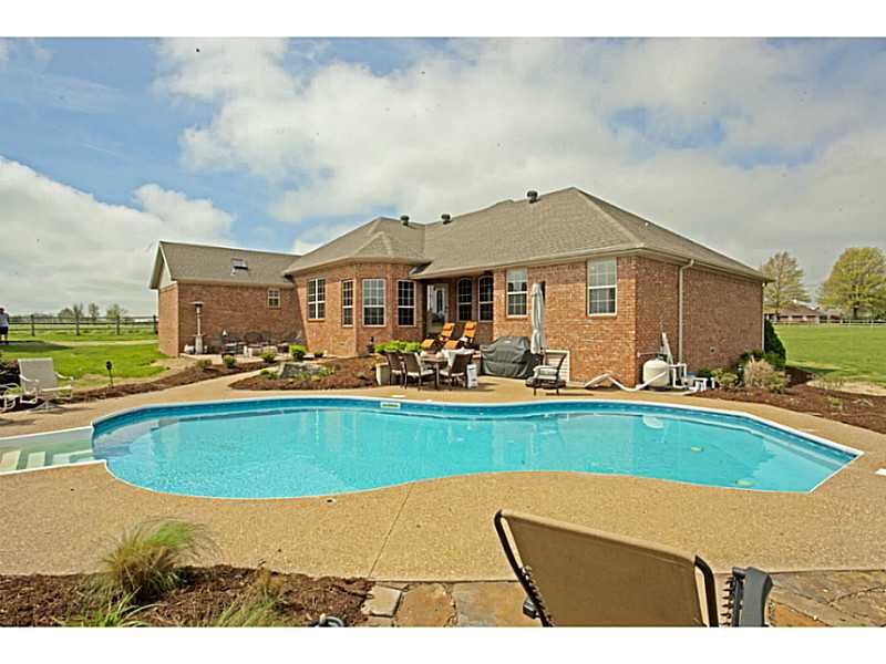 Property Photo: 810 Main Street AR 72719