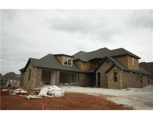 Property Photo: 1021 Hunter'S Pointe Drive AR 72712