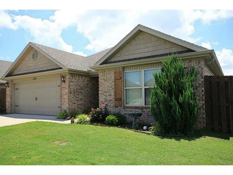 Property Photo: 1114 W Berkeley Avenue AR 72758