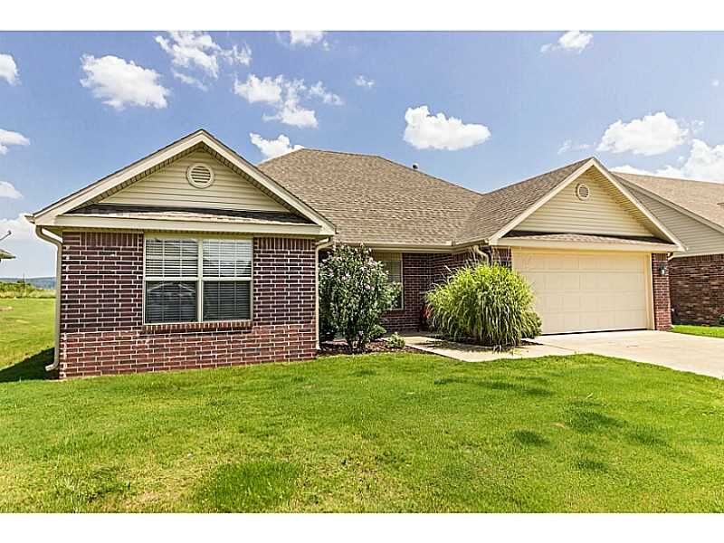 Property Photo:  2851 Chip Shot Drive  AR 72730 