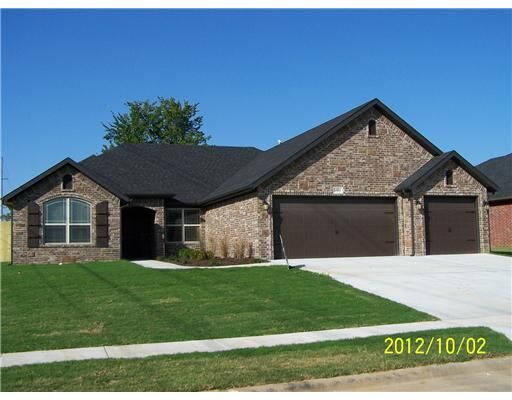 Property Photo:  4884 W Tumbleweed Street  AR 72704 