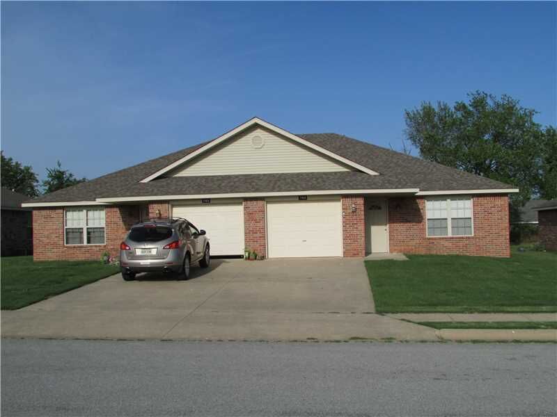 Property Photo: 760-762 Appleridge Drive AR 72719