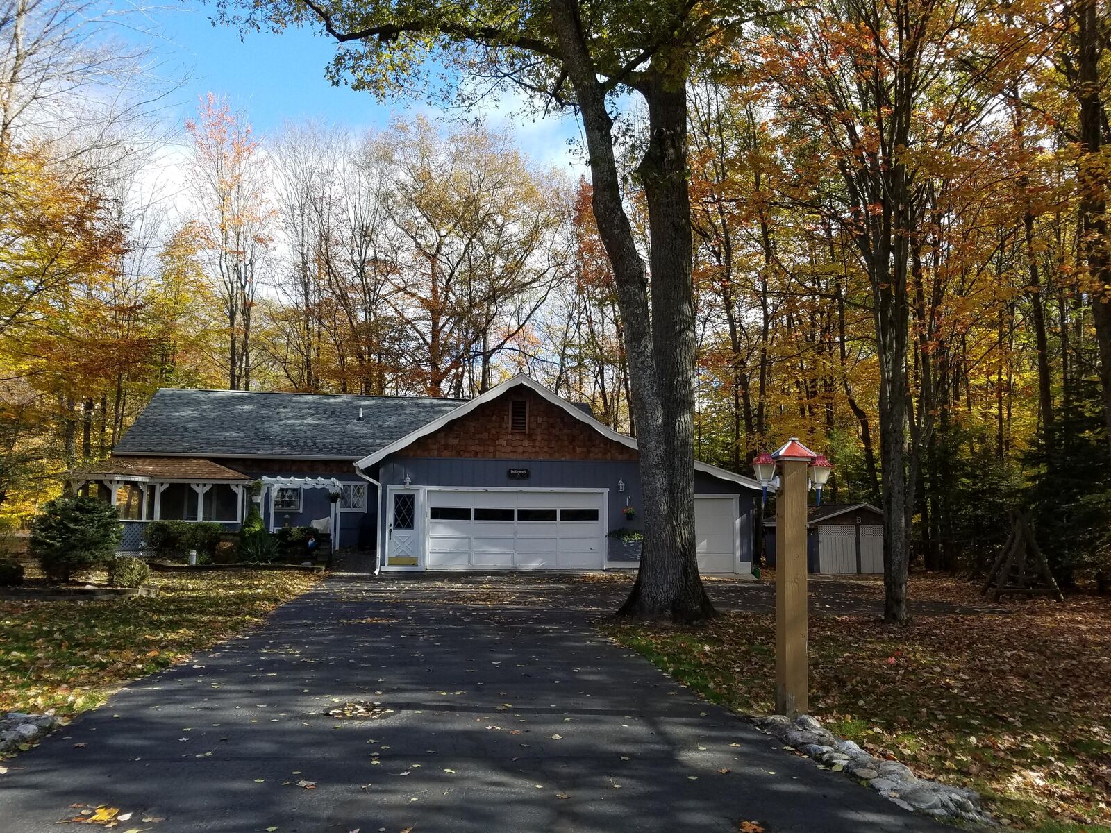 Property Photo:  605 Michaywe Drive  MI 49735 