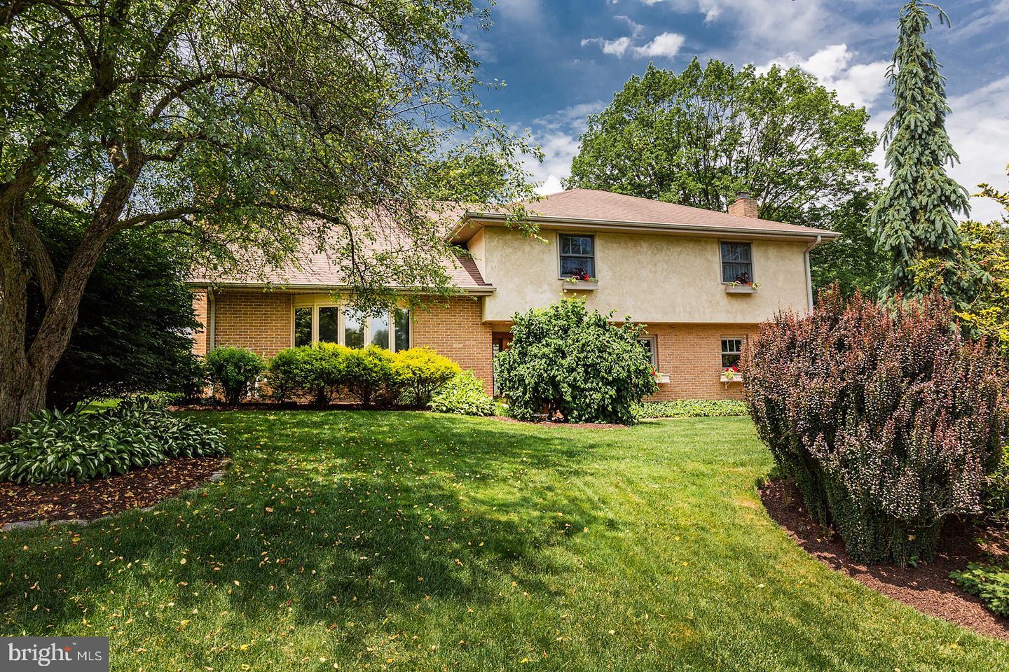 Property Photo: 1148 Aquilla Drive PA 17601