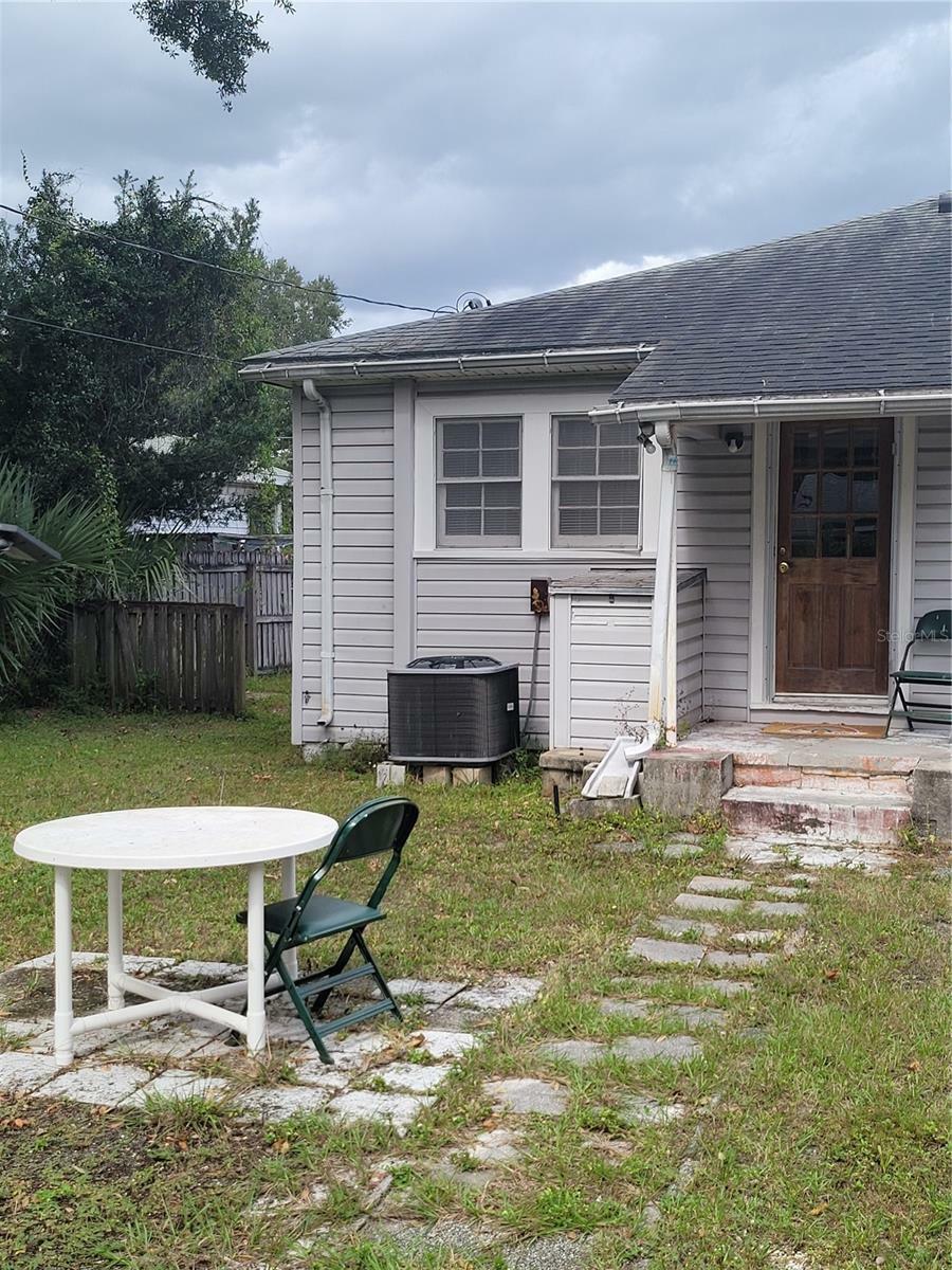 Property Photo:  3616 W Azeele Street  FL 33609 