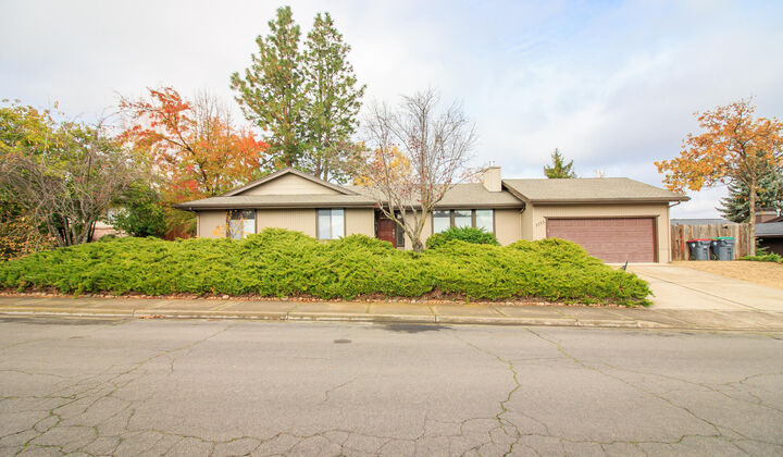 2773 Jessica Circle  Medford OR 97504 photo