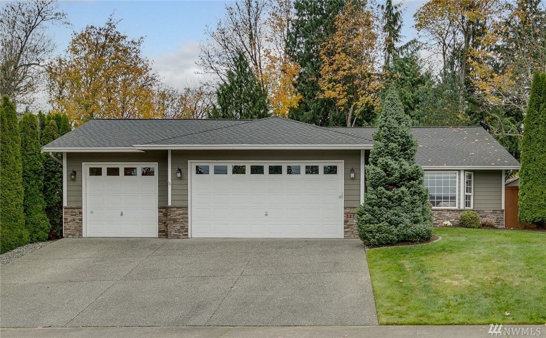 Property Photo: 12711 58th Dr SE WA 98296