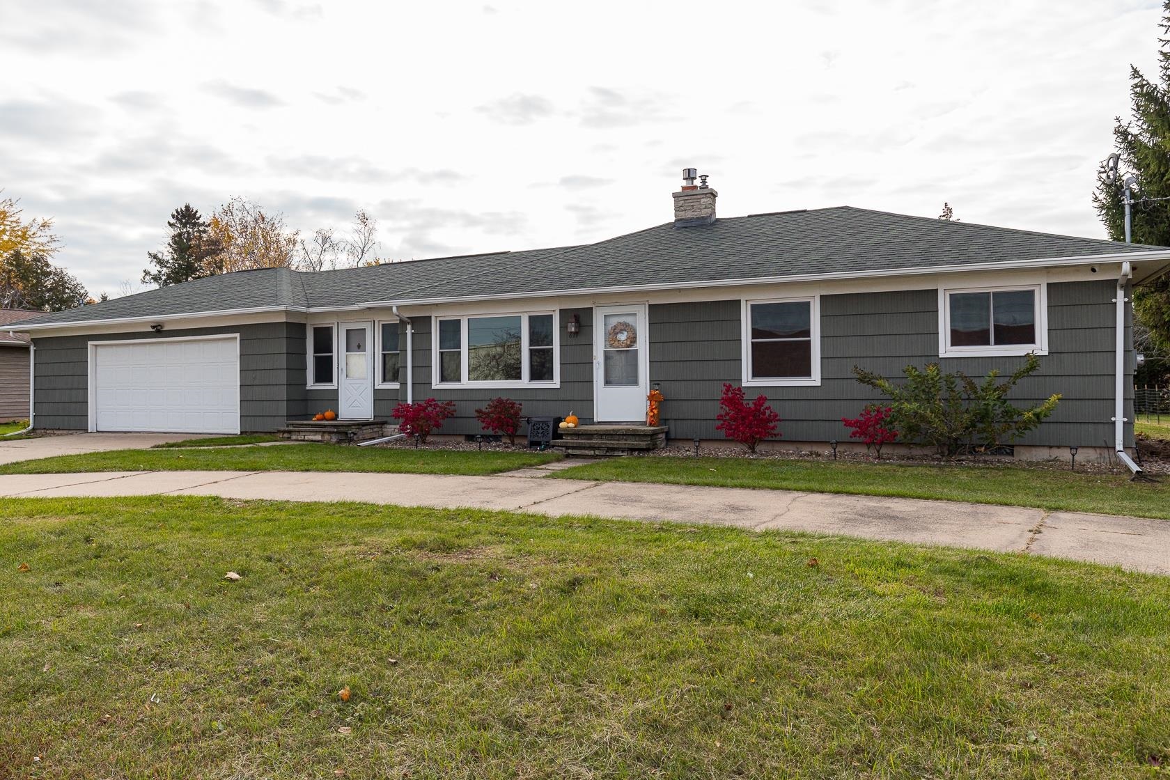 Property Photo: 817 Midway Road WI 54952