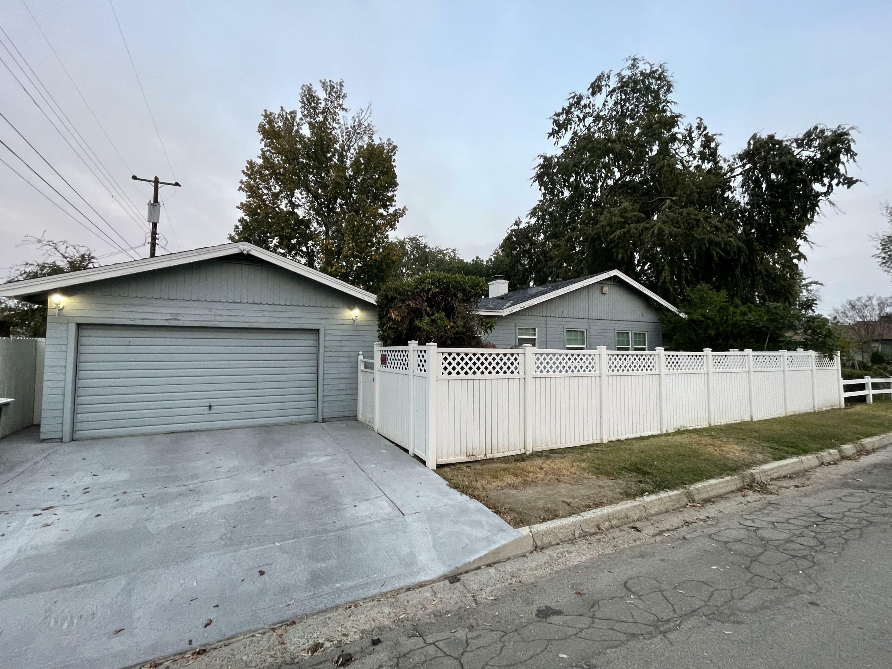 2530 4th Street  Bakersfield CA 93304 photo