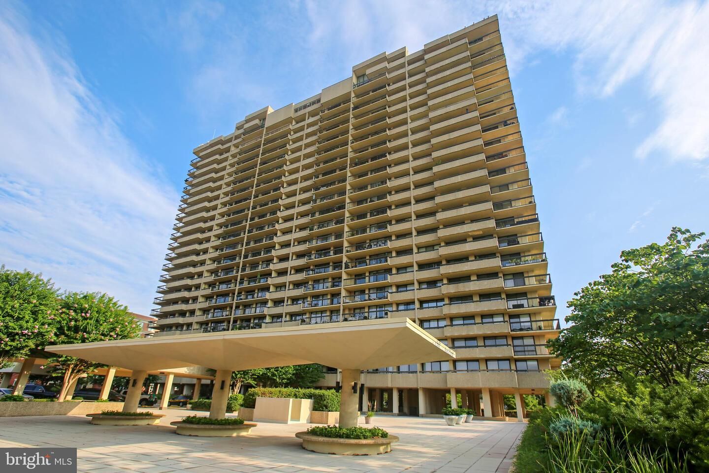 Property Photo:  400 Madison Street 304  VA 22314 