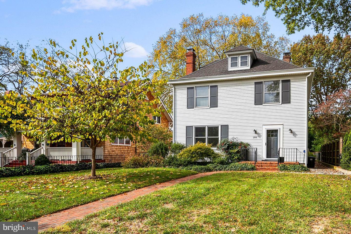 Property Photo:  208 N Queen Street  MD 21620 