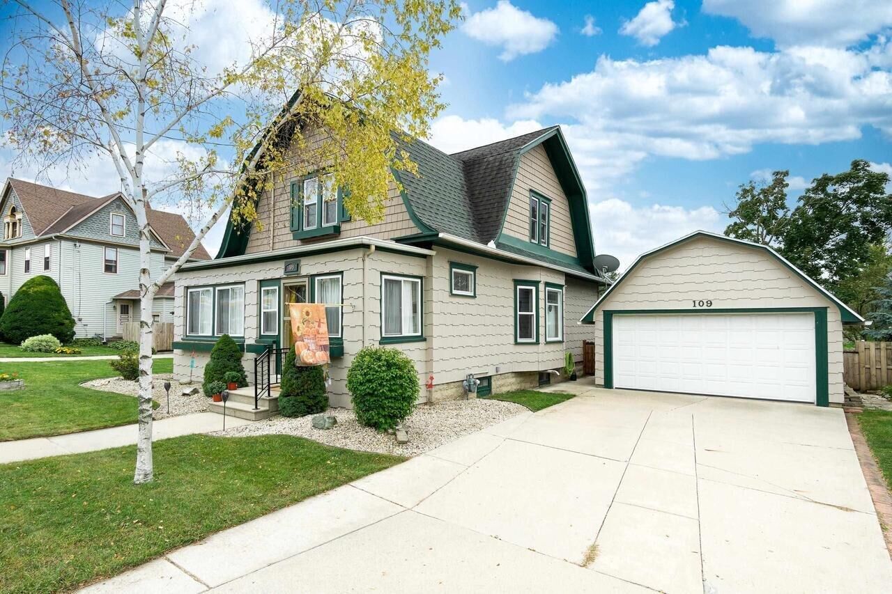 Property Photo:  109 Mayville St  WI 53091 