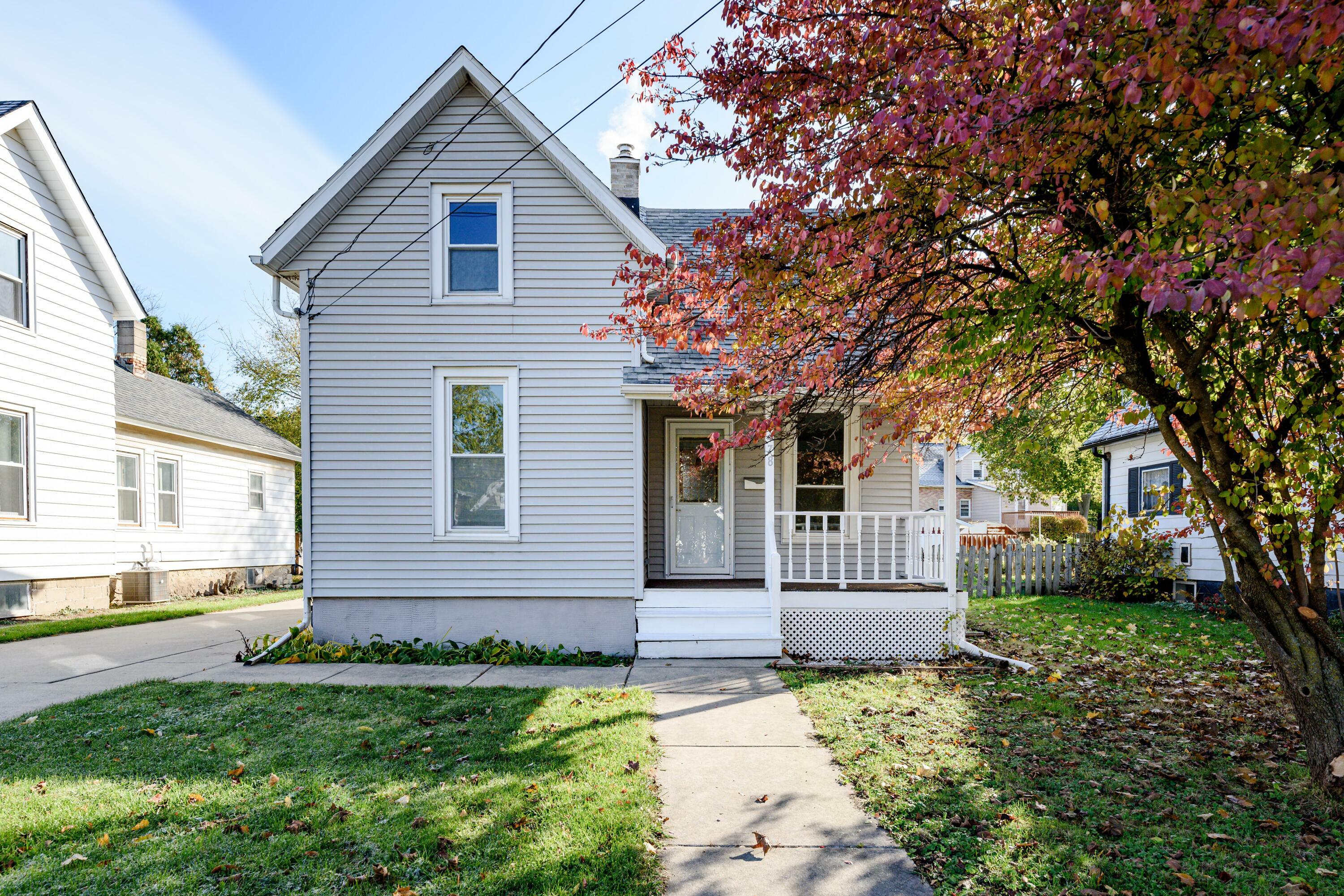 Property Photo:  478 McHenry St  WI 53105 