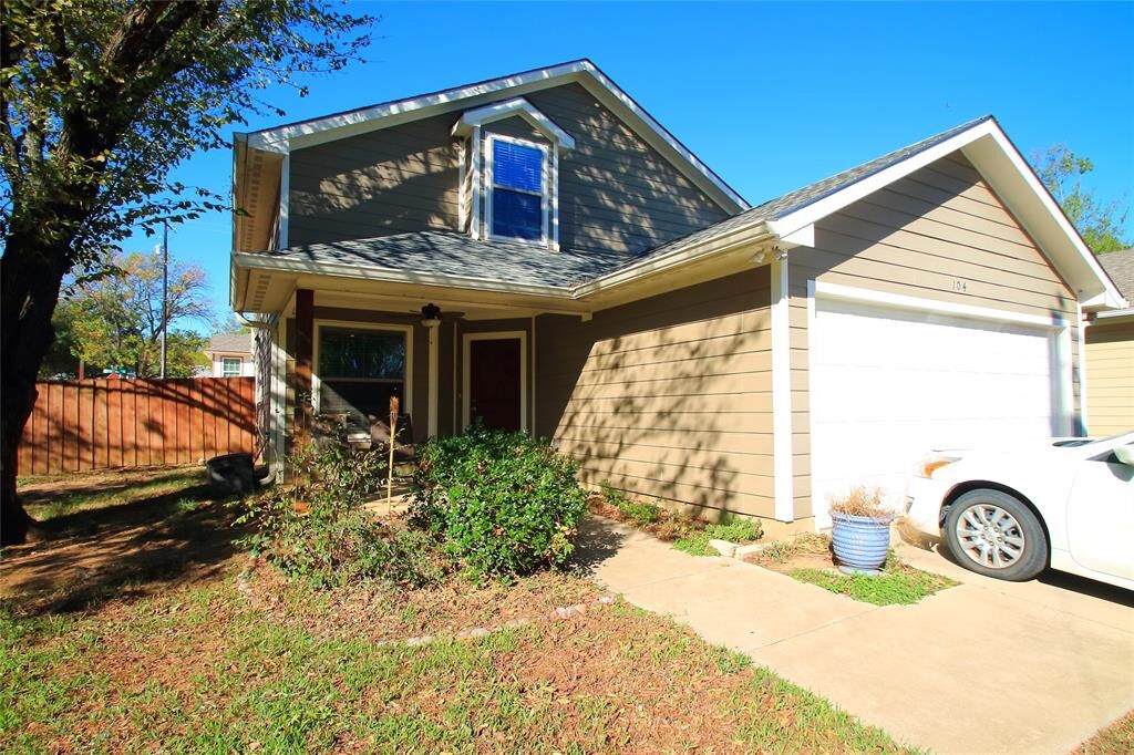 Property Photo:  104 Pearl Lane  TX 75065 