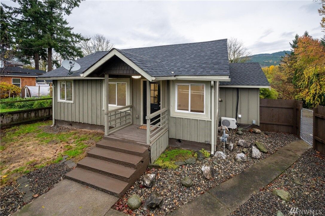 Property Photo:  5942 Lawrence Rd  WA 98247 