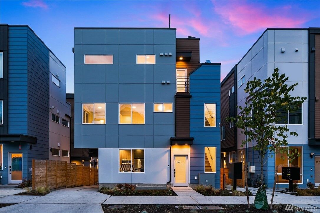 Property Photo: 1424 B 24th Ave WA 98122