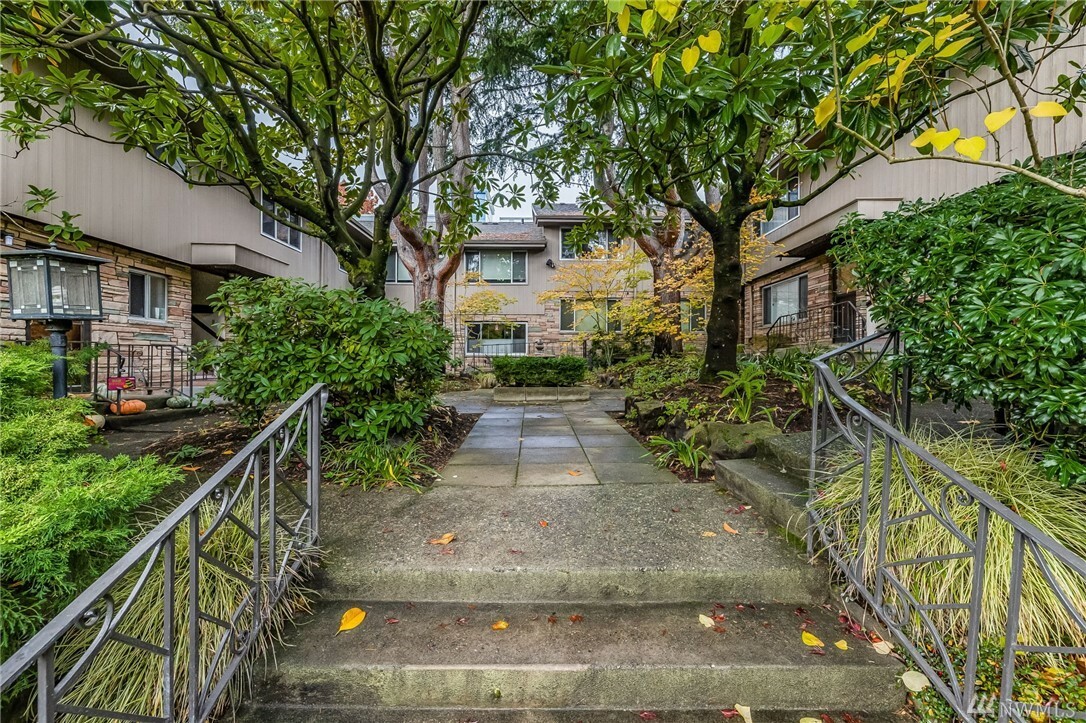 Property Photo:  701 3rd Ave W #709  WA 98119 