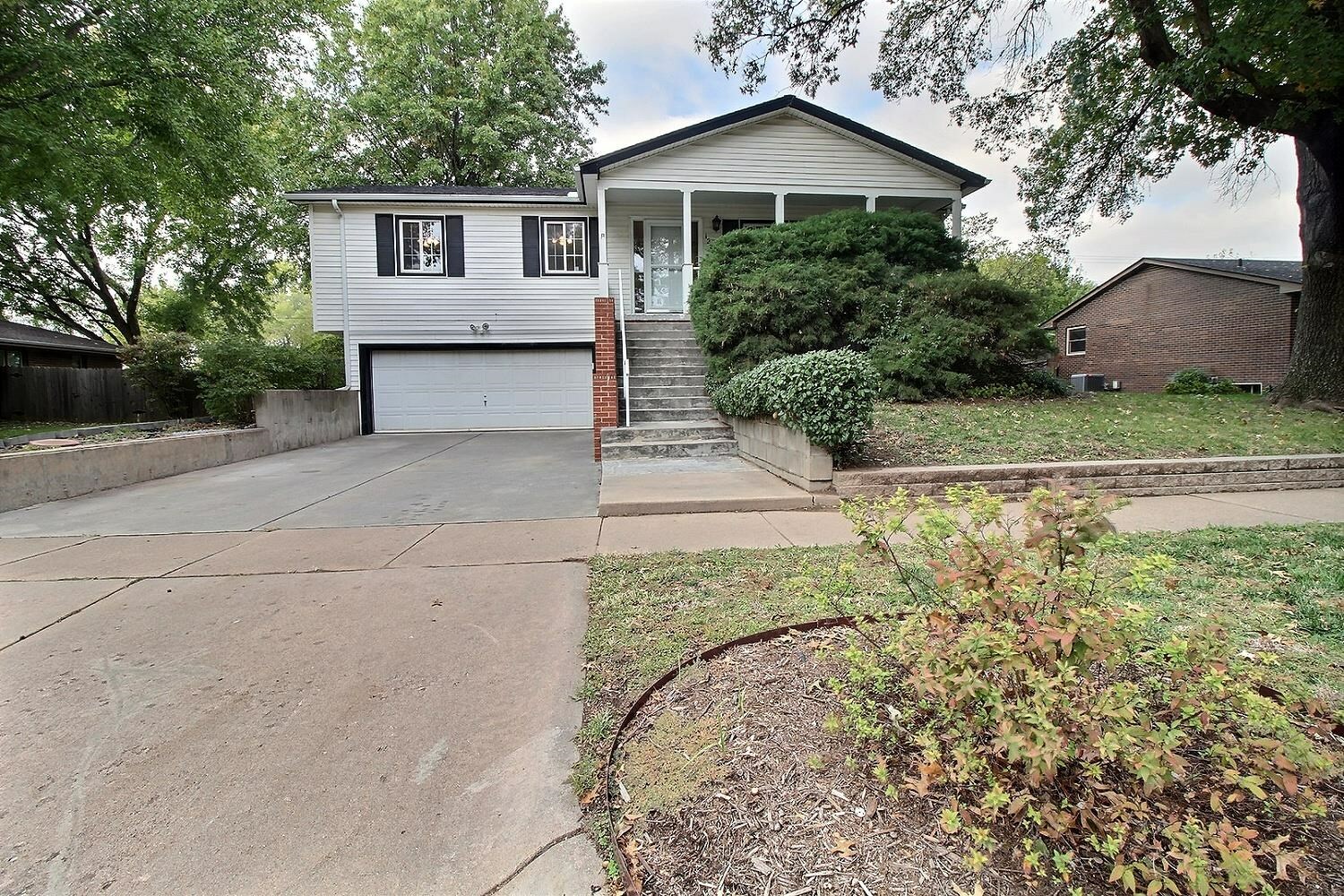 Property Photo:  1223 N 1st Ave  KS 67110 