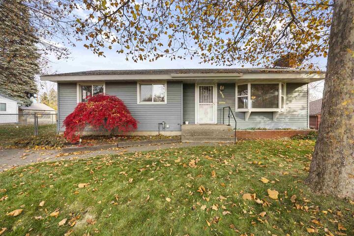 5930 N Howard St  Spokane WA 99205 photo