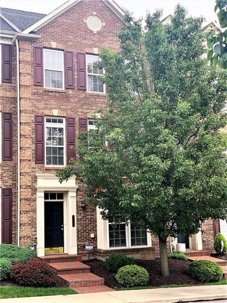 Property Photo:  4013 Village Run Rd  PA 15090 