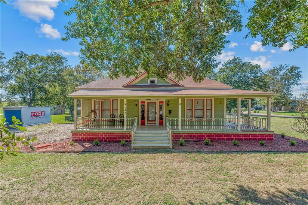 Property Photo: 702 South San Felipe Street TX 77859-2958