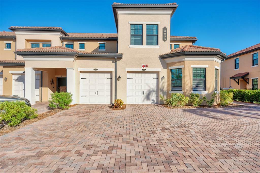 Property Photo: 10055 Crooked Creek Drive 203 FL 34293